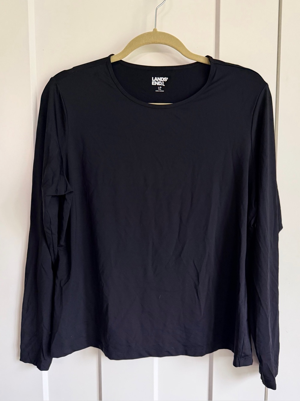 Lands' End Women's SunShade UPF 50 Long Sleeve Rash Guard Swim Tee - black Med